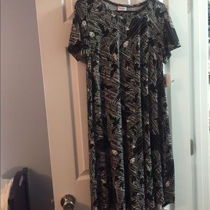 Small LulaRoe Carly dress
